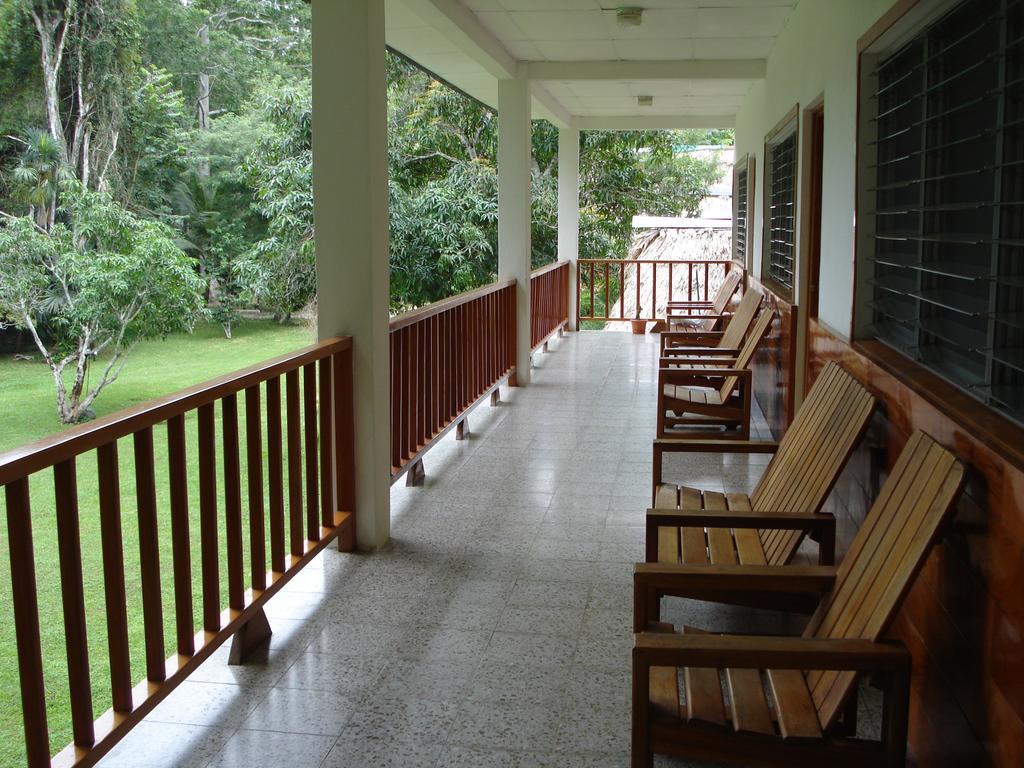 Hotel Jaguar Inn Tikal Habitación foto