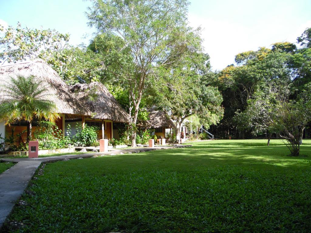 Hotel Jaguar Inn Tikal Exterior foto